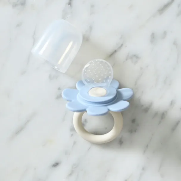 Poppy Fruit Feeder - Cream & Pale Blue - Image 3