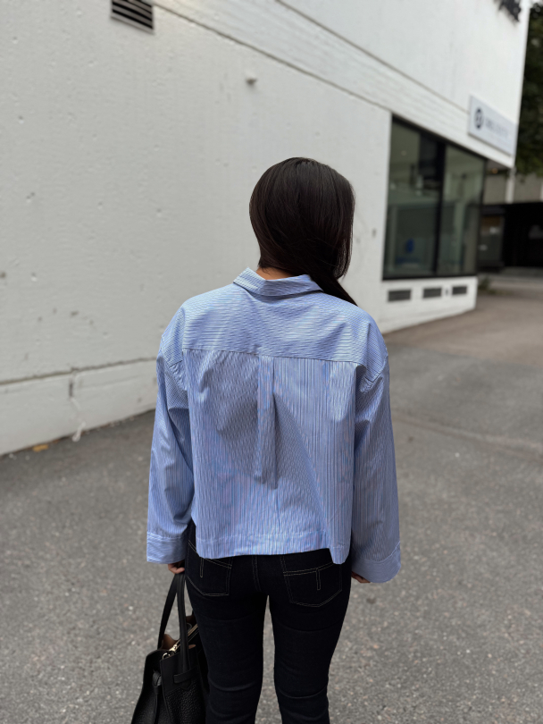 Dannie Cropped Boxy Shirt - Dark Sapphire/Bright White  - Image 3