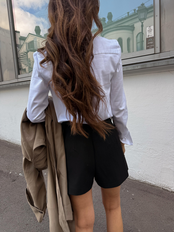 Livia Shorts - Black - Image 4
