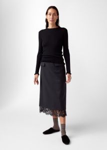 Manu_Merino_Sweater-02_Knitwear-CA0483-9090_Black.jpg