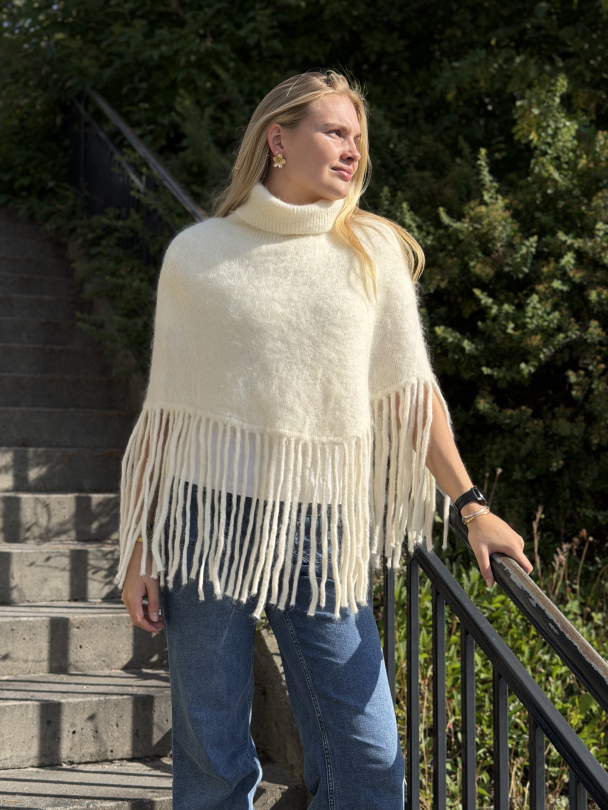 Nikola Chunky Poncho - Image 1