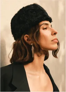 Alessia_Shearling_Hat-11_Hats-CA0342-9090_Black-1.jpg.webp