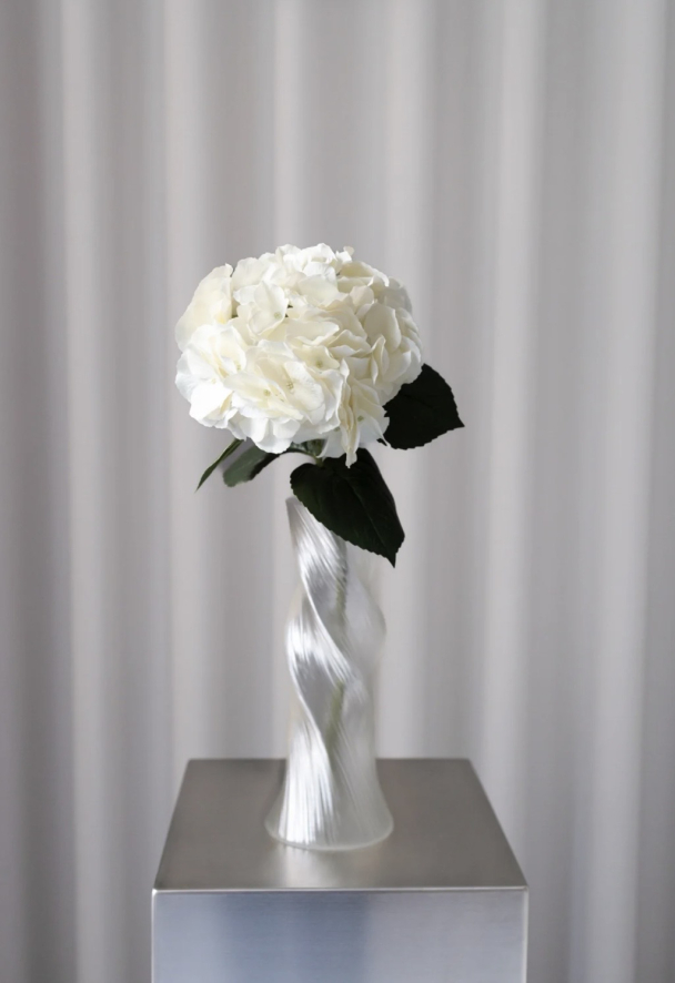 Artificial Lifelike hydrangera - Creme - Image 1