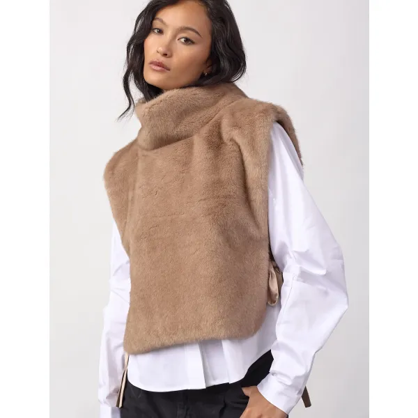 Fera Faux Collar – Creme fuskepelsvest fra Co'Couture 