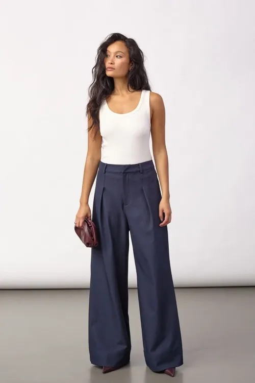 Luna Pleat Pant – Navy bukse med vide ben fra Co'Couture 