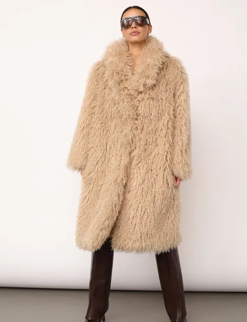 Rakel Long Furry Coat – Beige fuskepelskåpe fra Co'Couture 