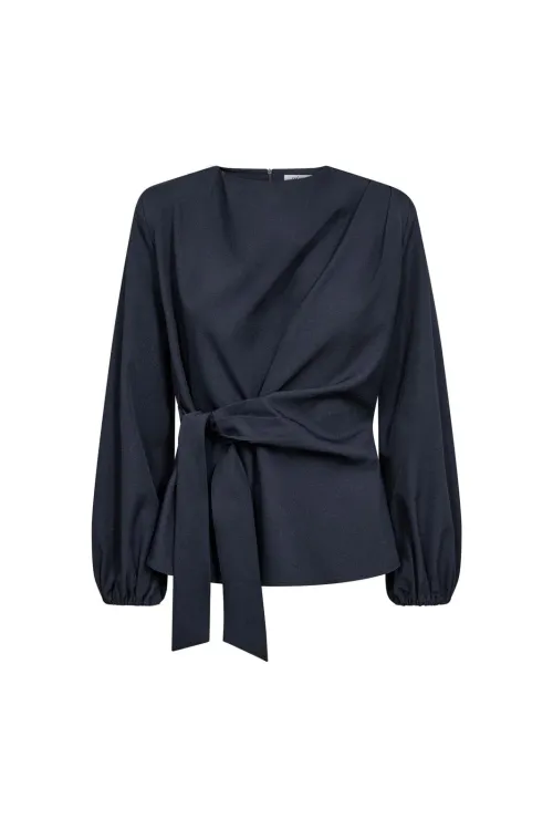Luna Tie Blouse – Navy bluse med knytebånd fra Co'Couture