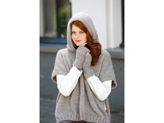 117-03 Poncho med hette