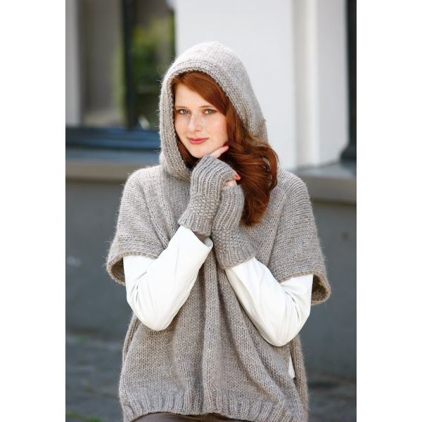 117-03 Poncho med hette