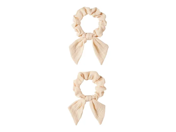 Scrunchie h&aring;rstrikk, Turtledove - Lil' Atelier