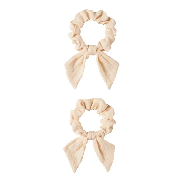 Scrunchie h&aring;rstrikk, Turtledove - Lil' Atelier