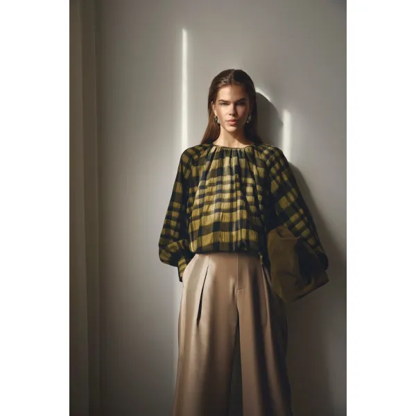 Kyel Check Balloon Blouse – Rutete bluse i army fra Co'Couture 