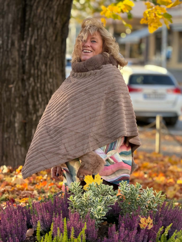MARC LAUGE Cut Poncho Fur M3050 - Image 8