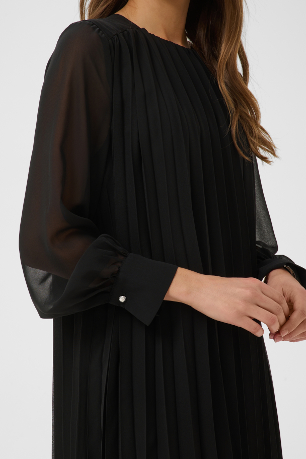 KAeloise Kjole Plissè Svart - Image 3