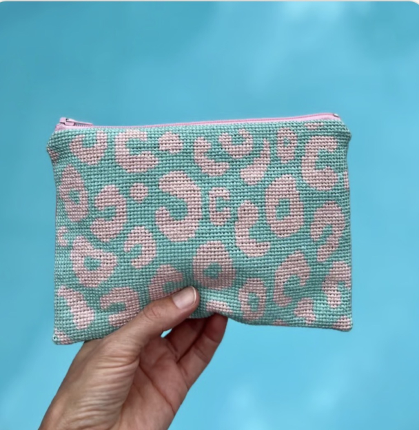 My little Leo clutch - Image 4