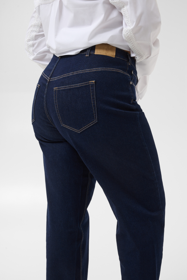 Kaffe Curve Livia barrel jeans - Image 6