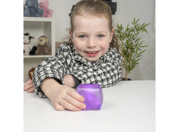Squish squeeze cool cube - Image 3