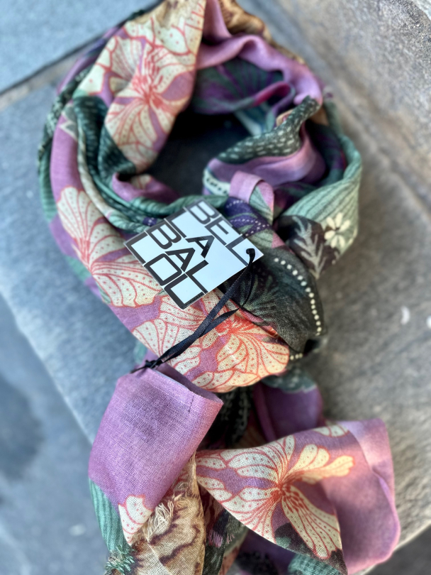 Bouquet Scarf Rose  - Image 1
