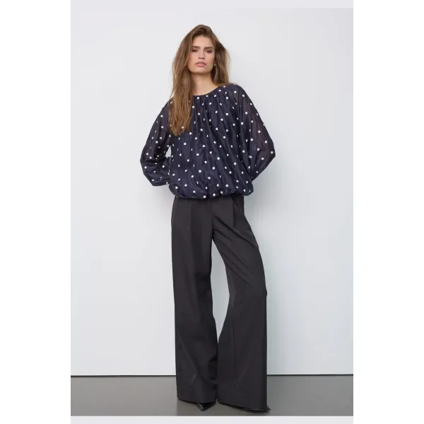 Dita Dot LS Balloon Blouse – Marineblå bluse med prikker og ballongermer fra Co'Couture.