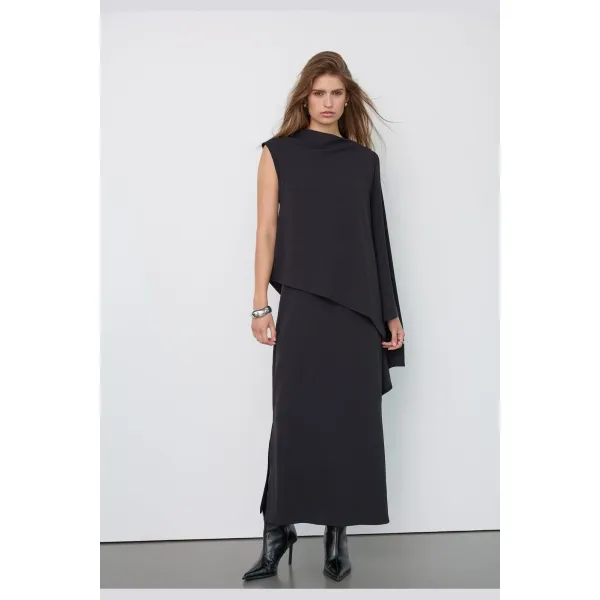 Falcon Drape Dress – Sort asymmetrisk kjole med draperinger fra Co'Couture