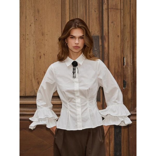 Halen Flare Shirt – Hvit skjortebluse med volanger fra Co'Couture