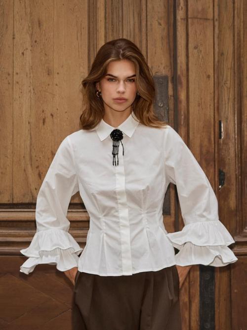 Halen Flare Shirt – Hvit skjortebluse med volanger fra Co'Couture