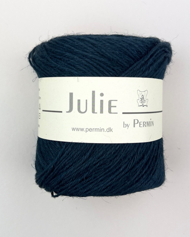 Julie - Image 3