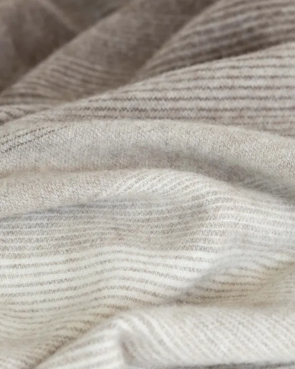 Mykt Pledd i Mongolsk Ull - Beige & Hvit - Image 3
