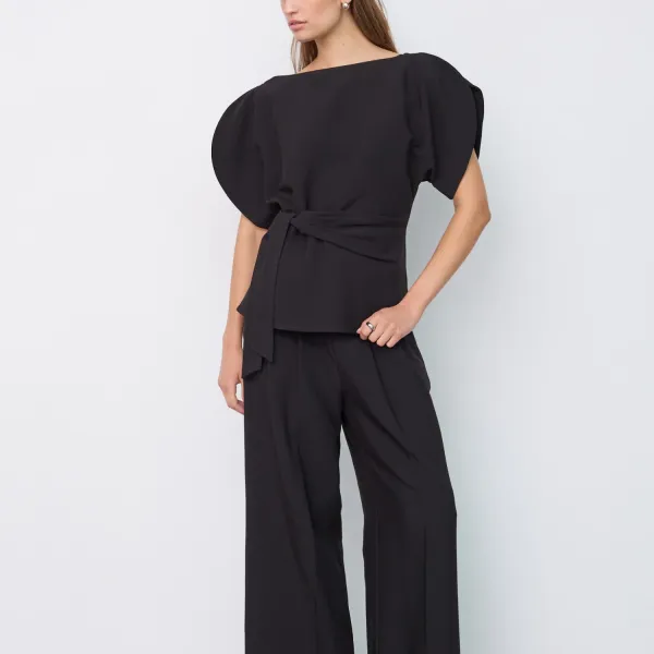 Acile Pleat SS Blouse – Sort bluse med korte puffermer og knyting fra Co'Couture
